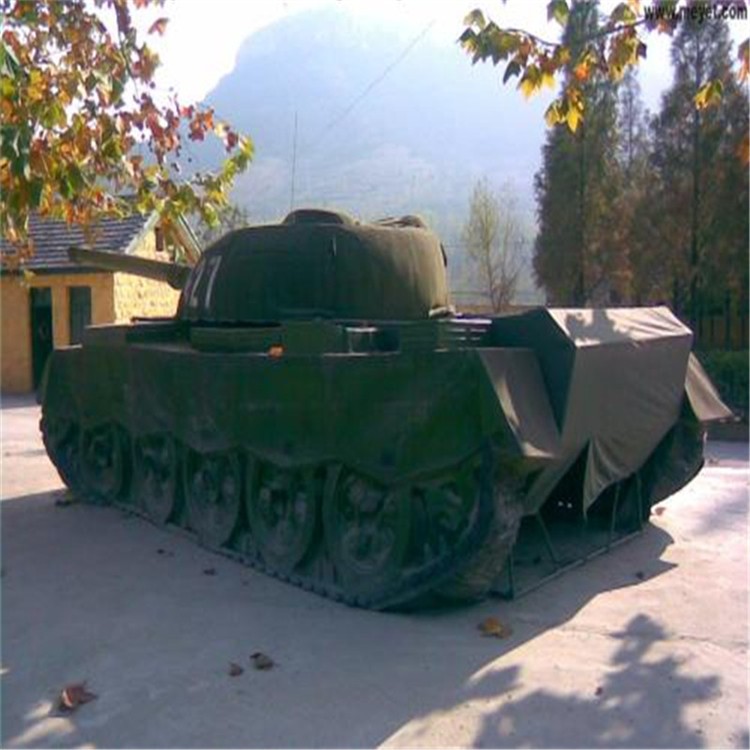三角镇大型充气坦克